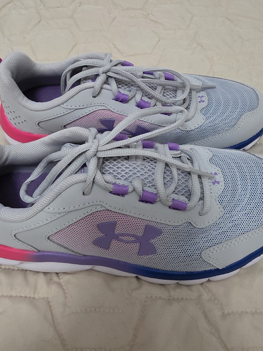 Under Armour Girls Light Gray & Purple Athletic Sneakers 5Y